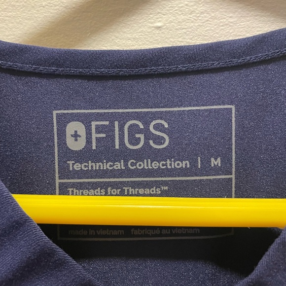 Men’s medium navy blue scrub top, never worn, excellent quality - Picture 3 of 3